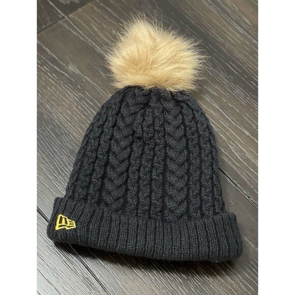 MICHIGAN WOLVERINES New Era Women's Knit Beanie Hat Green NEW Winter Ski UofM - Picture 3 of 4